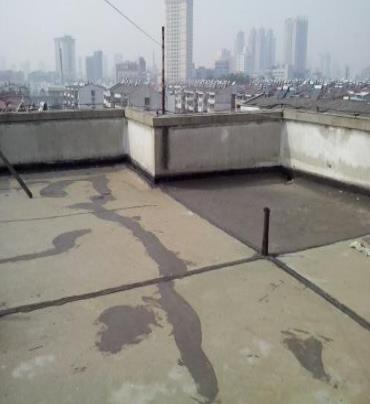 如皋漏水维修 楼顶漏水是什么原因，楼顶漏水维修方法是什么?
